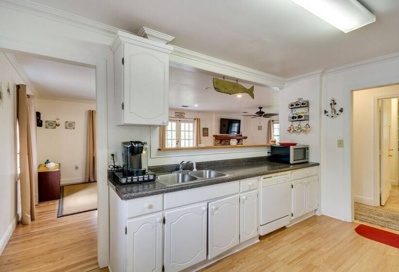 Charming Bay St Louis Cottage   4 Mi To Casino!