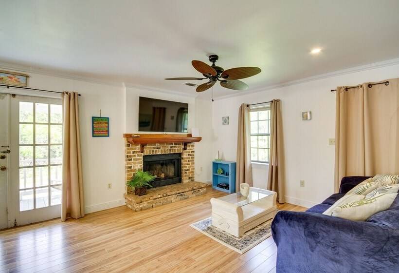 Charming Bay St Louis Cottage   4 Mi To Casino!