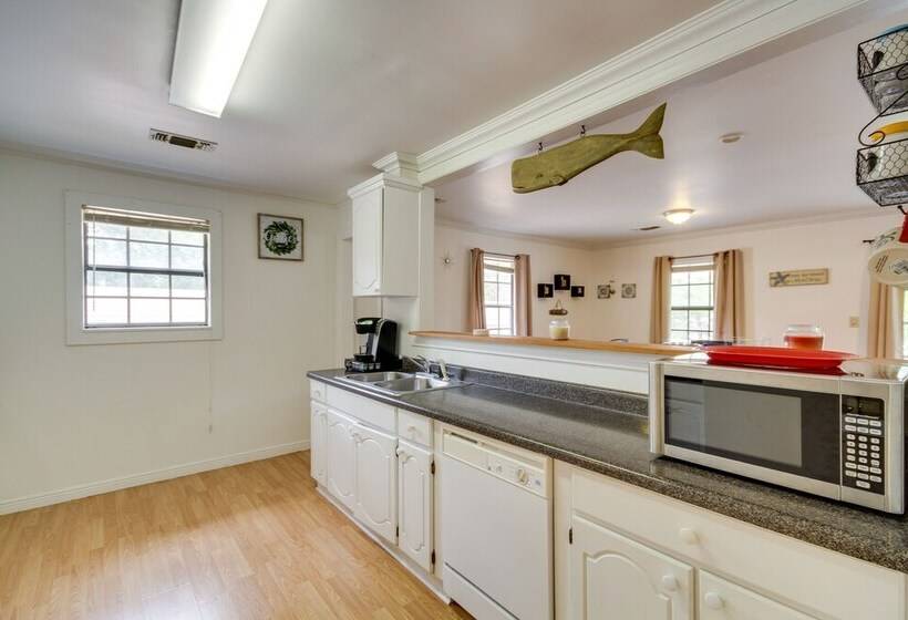 Charming Bay St Louis Cottage   4 Mi To Casino!