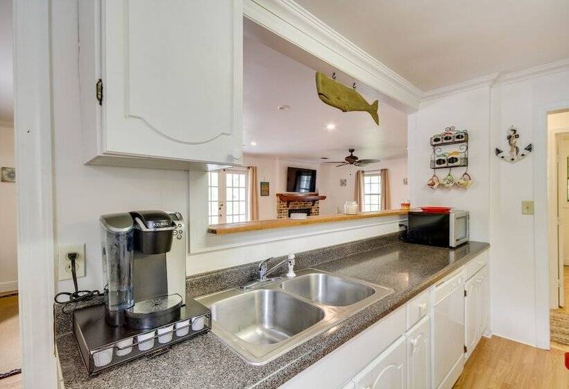 Charming Bay St Louis Cottage   4 Mi To Casino!