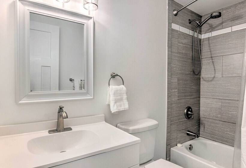 Cozy Asheville Cottage W/ Grill & Fire Pit!