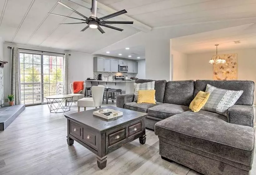 Cozy Asheville Cottage W/ Grill & Fire Pit!