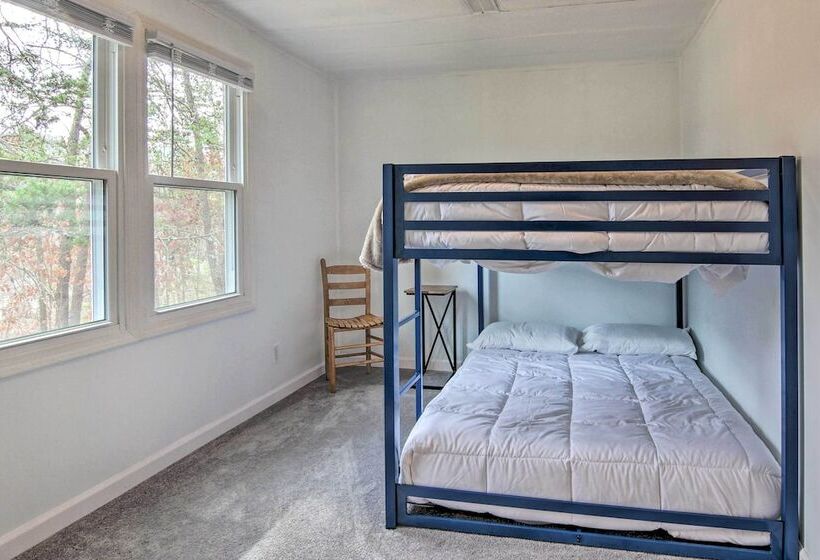 Cozy Asheville Cottage W/ Grill & Fire Pit!