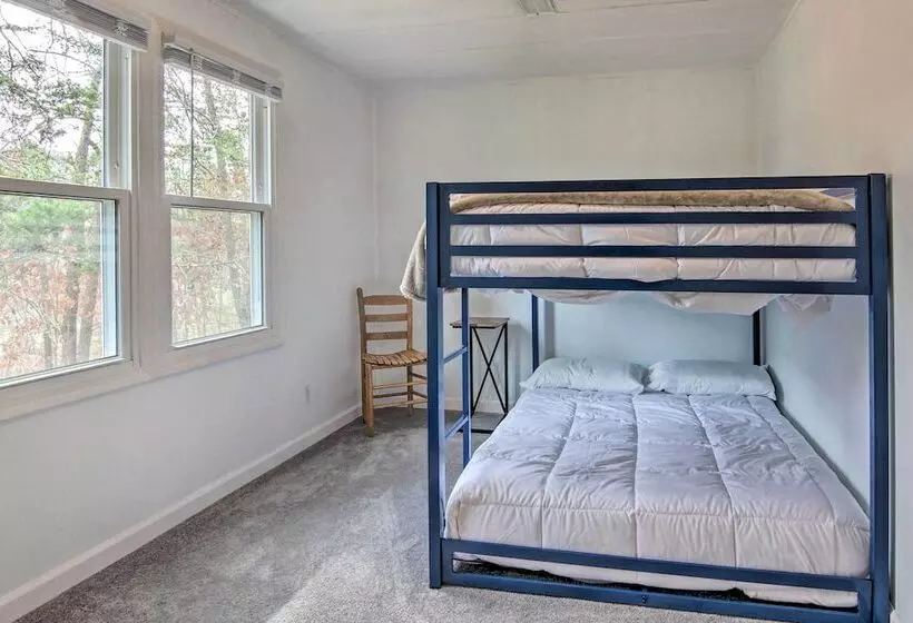 Cozy Asheville Cottage W/ Grill & Fire Pit!