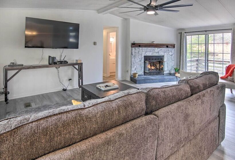 Cozy Asheville Cottage W/ Grill & Fire Pit!