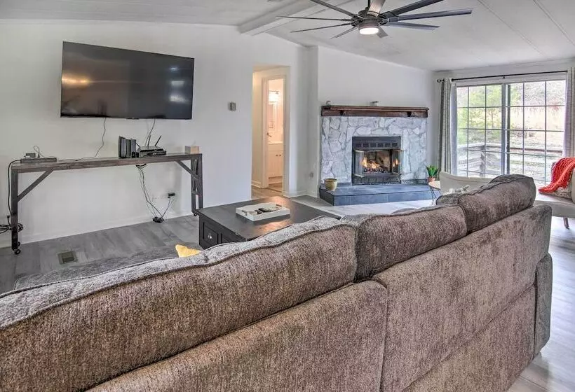 Cozy Asheville Cottage W/ Grill & Fire Pit!