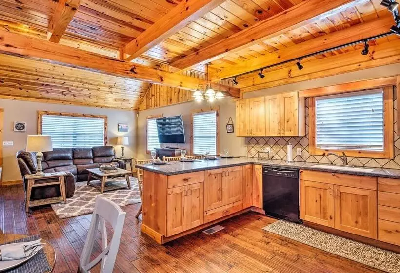 Modern Cabin W/ Grill Near Golf & Bass Fishing!