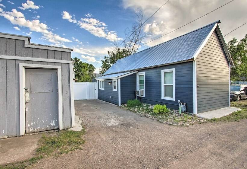 Cozy Great Falls Retreat