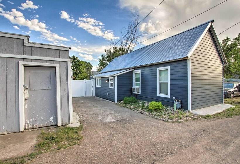 Cozy Great Falls Retreat