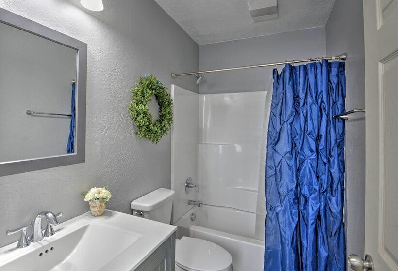 Cozy Great Falls Retreat