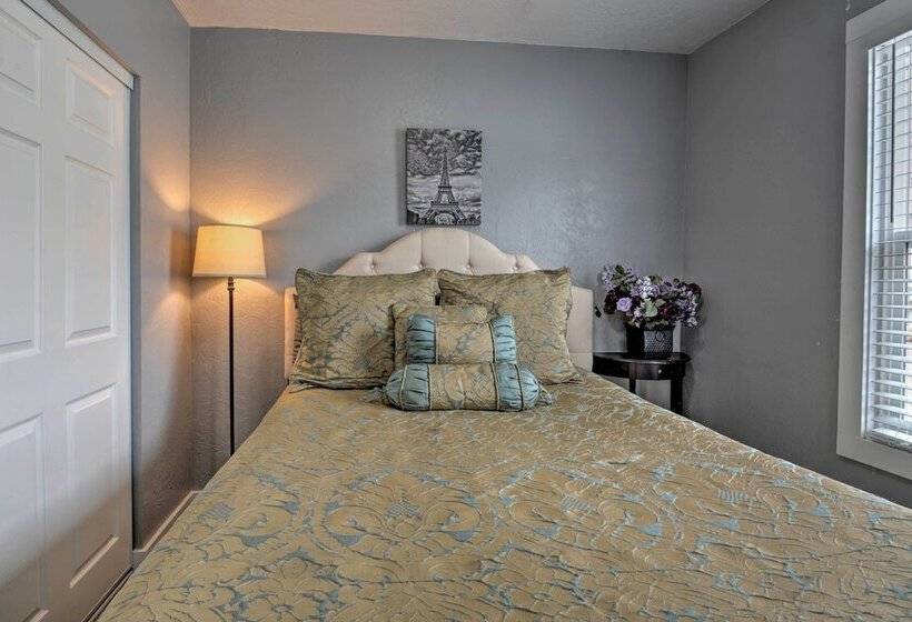 Cozy Great Falls Retreat