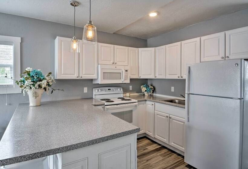 Cozy Great Falls Retreat