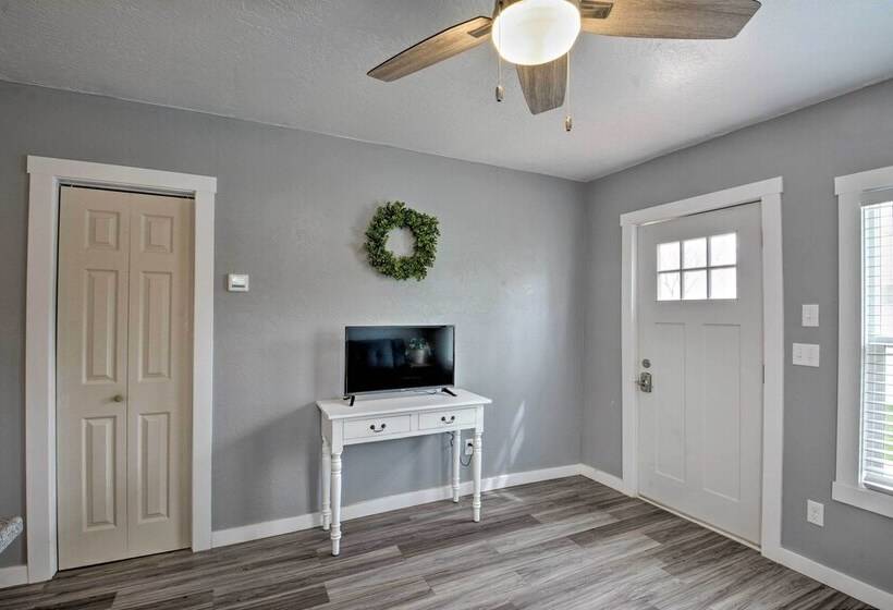 Cozy Great Falls Retreat