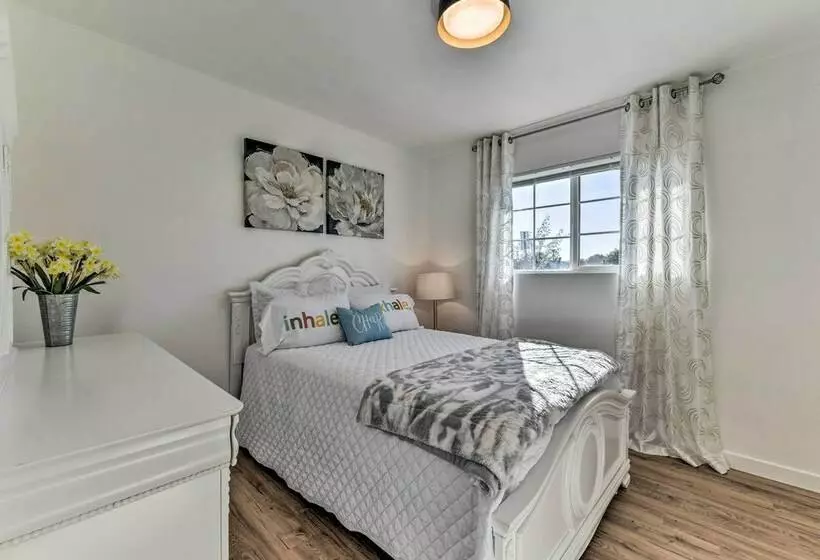 Downtown Gilbert Home W/ Fenced Yard & Fire Pit!