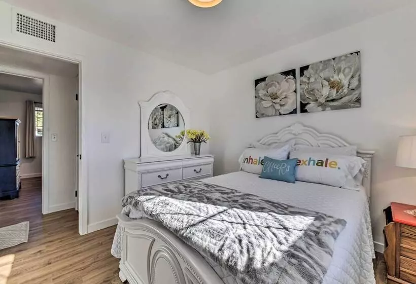 Downtown Gilbert Home W/ Fenced Yard & Fire Pit!