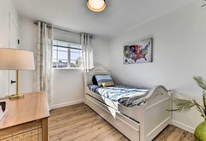 Downtown Gilbert Home W/ Fenced Yard & Fire Pit!