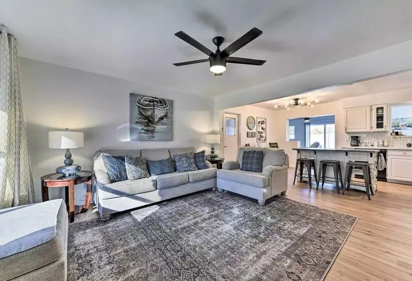 Downtown Gilbert Home W/ Fenced Yard & Fire Pit!