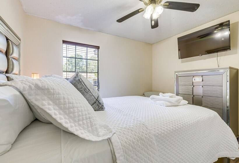 Family Friendly Mobile Retreat W/ Spacious Yard!