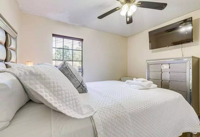 Family Friendly Mobile Retreat W/ Spacious Yard!