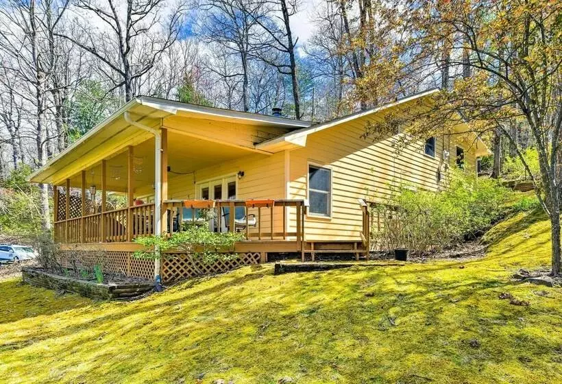 Franklin Cabin: Deck With Smoky Mountain Views!
