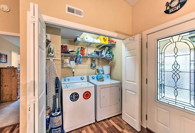 Franklin Cabin: Deck With Smoky Mountain Views!