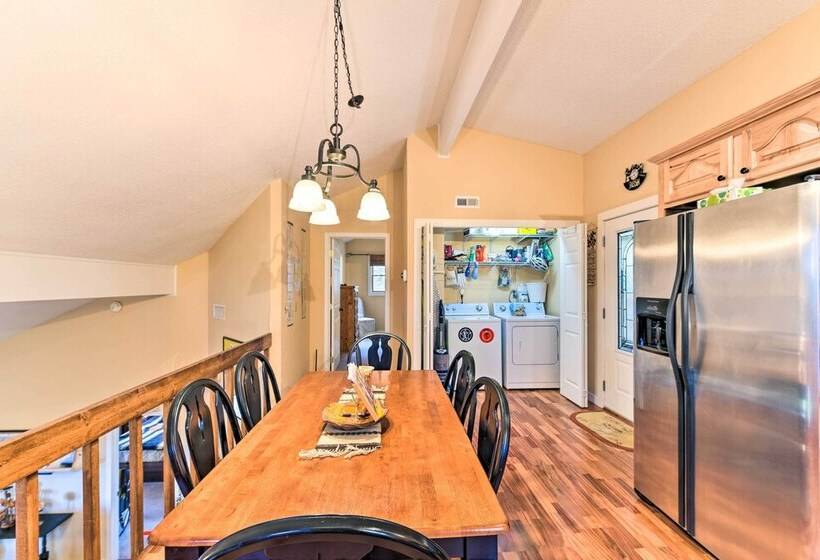 Franklin Cabin: Deck With Smoky Mountain Views!