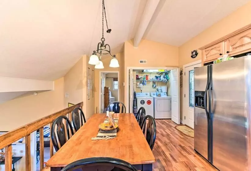 Franklin Cabin: Deck With Smoky Mountain Views!