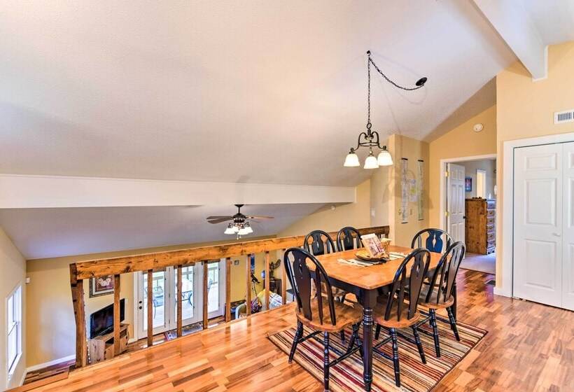 Franklin Cabin: Deck With Smoky Mountain Views!