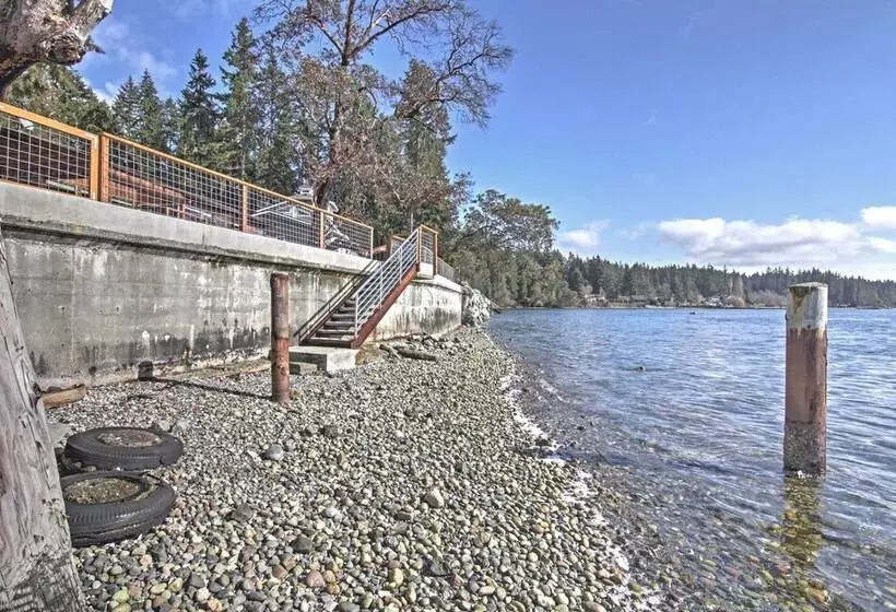 Gorgeous Poulsbo Waterfront Home On Liberty Bay!