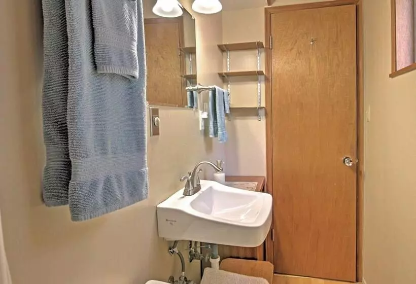 Gorgeous Poulsbo Waterfront Home On Liberty Bay!