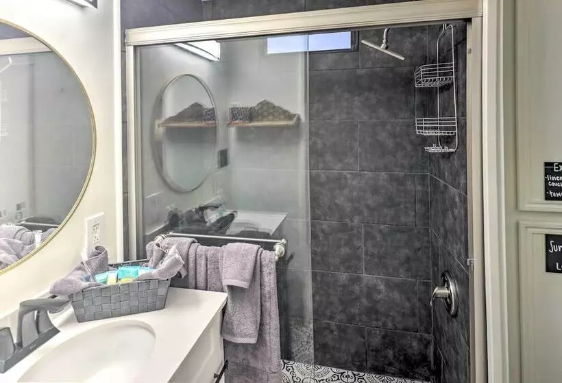 Cozy Lake Havasu City Home W/ Dock & Beach Access!