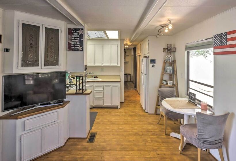 Cozy Lake Havasu City Home W/ Dock & Beach Access!