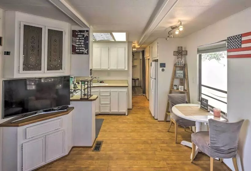 Cozy Lake Havasu City Home W/ Dock & Beach Access!