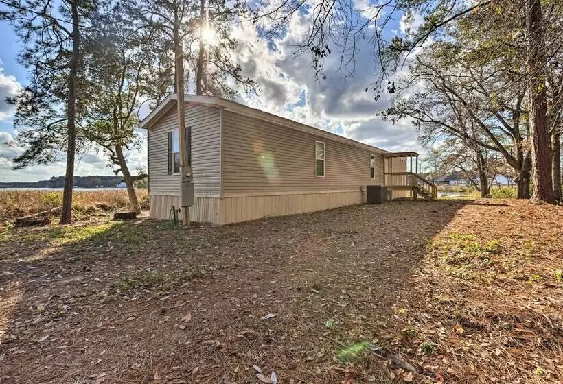 Lakefront Wetumpka Escape W/ Furnished Deck!