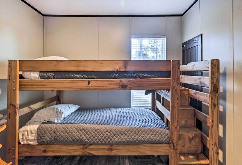 Lakefront Wetumpka Escape W/ Furnished Deck!