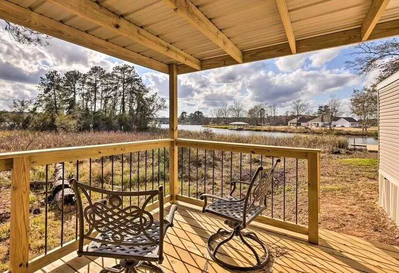 Lakefront Wetumpka Escape W/ Furnished Deck!