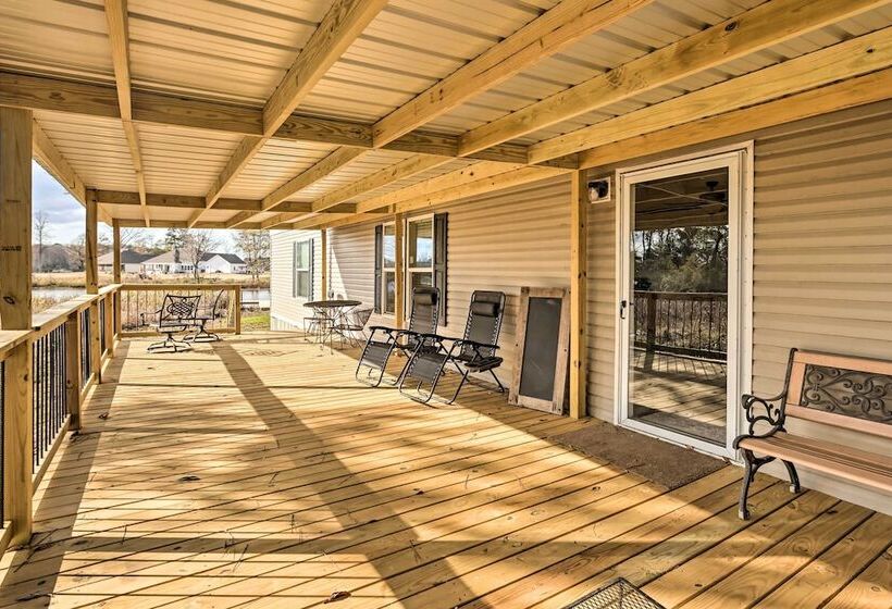 Lakefront Wetumpka Escape W/ Furnished Deck!