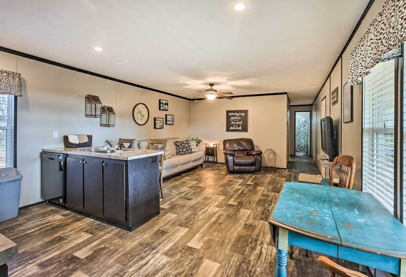 Lakefront Wetumpka Escape W/ Furnished Deck!