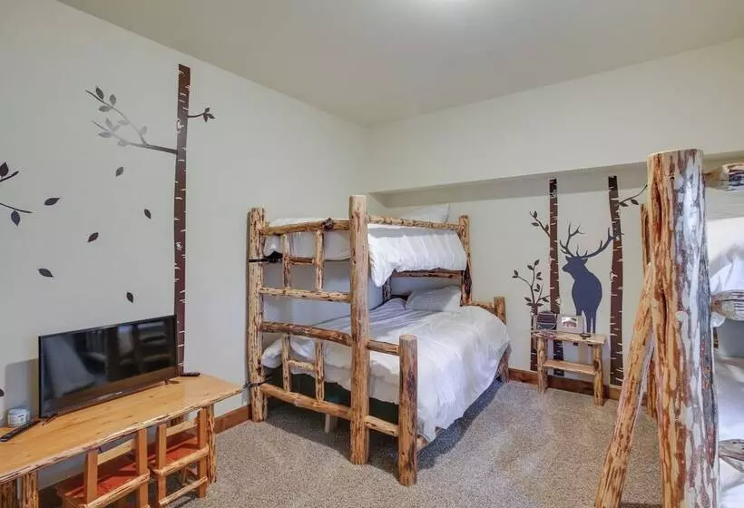 Loon Lake Waterfront Retreat: 2 Decks & Dock!