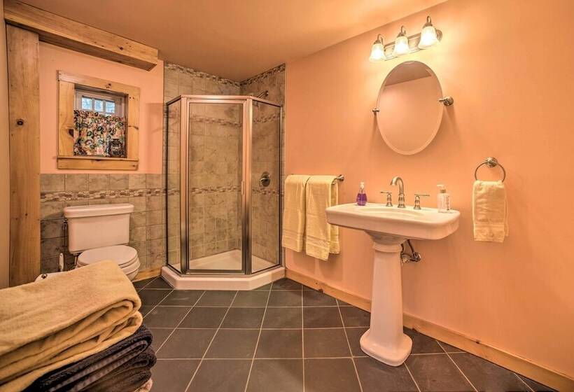 Lovely Fort Ann Lodge 10 Mi To Lake George!