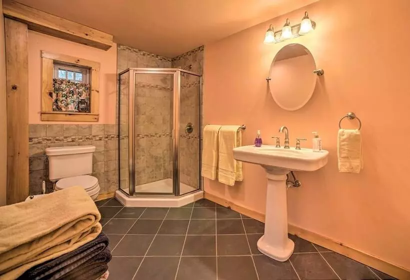 Lovely Fort Ann Lodge   10 Mi To Lake George!