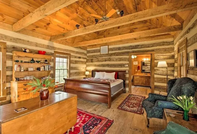 Numerous On Site Trails: Earlysville Wooded Cabin