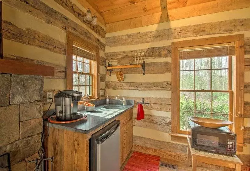 Numerous On Site Trails: Earlysville Wooded Cabin