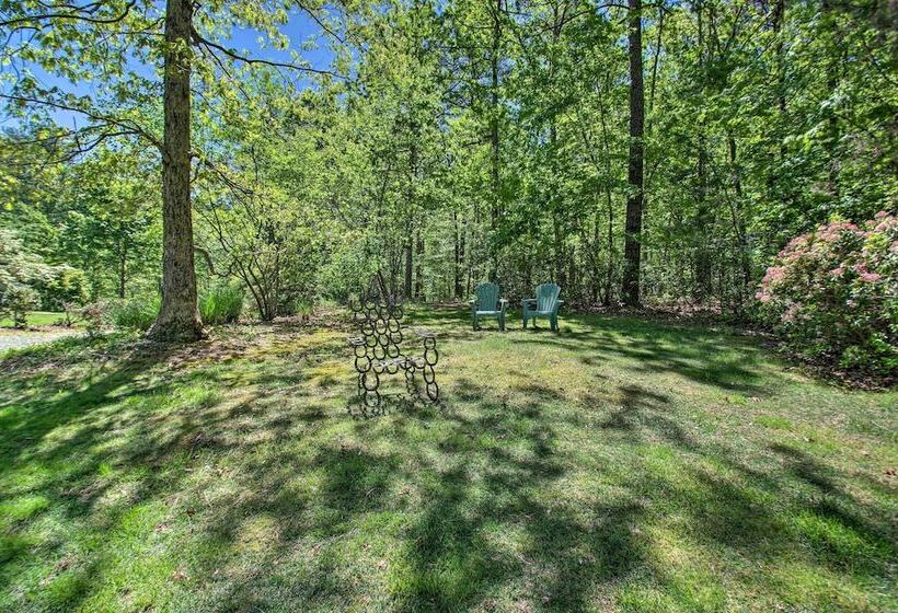 Numerous On Site Trails: Earlysville Wooded Cabin