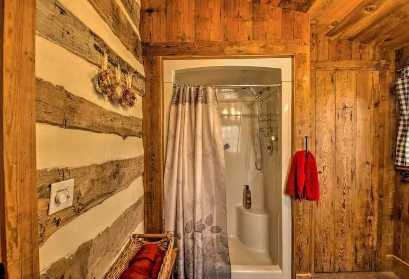 Numerous On Site Trails: Earlysville Wooded Cabin