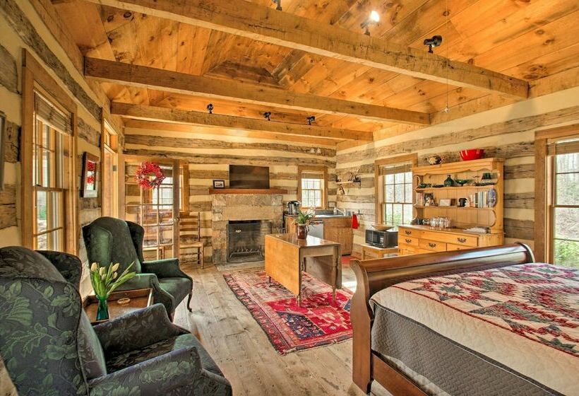 Numerous On Site Trails: Earlysville Wooded Cabin