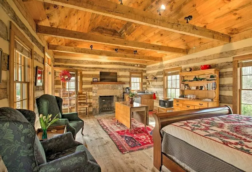 Numerous On Site Trails: Earlysville Wooded Cabin