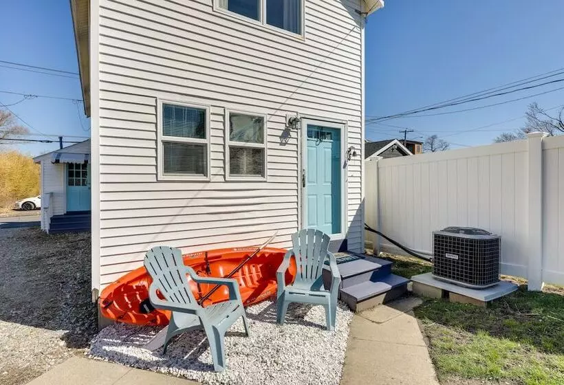 Milford Vacation Rental: Steps To The Beach!