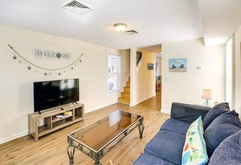 Milford Vacation Rental: Steps To The Beach!