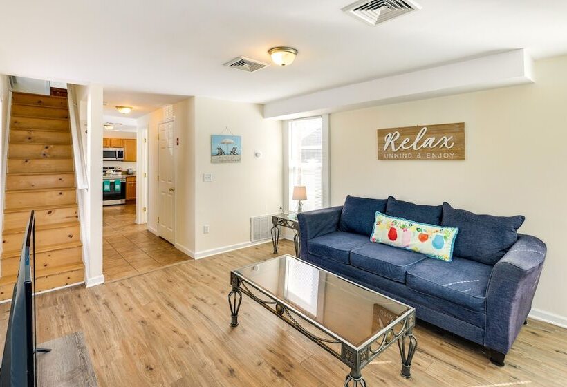 Milford Vacation Rental: Steps To The Beach!